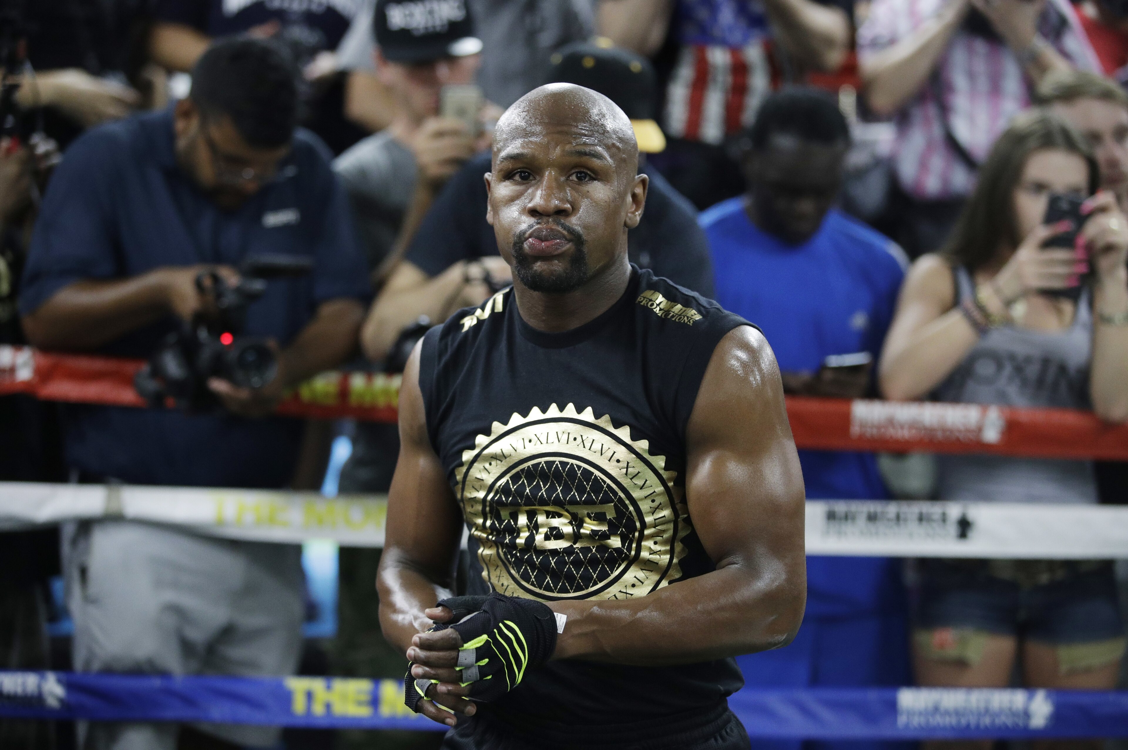 Floyd Mayweather Jr. trains at his gym Thursday, Aug. 10, 2017, in Las Vegas. Mayweather is scheduled to fight Conor McGregor Aug. 26 in Las Vegas. (AP Photo/John Locher) Floyd Mayweather Jr. trains at his gym Thursday, Aug. 10, 2017, in Las Vegas. Mayweather is scheduled to fight Conor McGregor Aug. 26 in Las Vegas. (AP Photo/John Locher)
