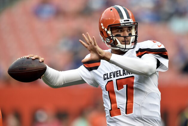 Cleveland Browns quarterback Brock Osweiler warms up before an NFL football game between the New York Giants and the Cleveland Browns, Monday, Aug. 21, 2017, in Cleveland. (AP Photo/David Richard)