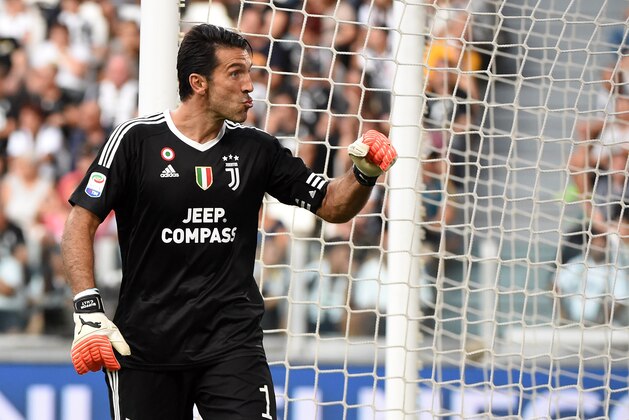 TURIN, ITALY - AUGUST 19:  Gianluigi Buffon of Juventus gesture during the Serie A match between Juventus and Cagliari Calcio at Allianz Stadium on August 19, 2017 in Turin, Italy.  (Photo by Pier Marco Tacca/Getty Images)