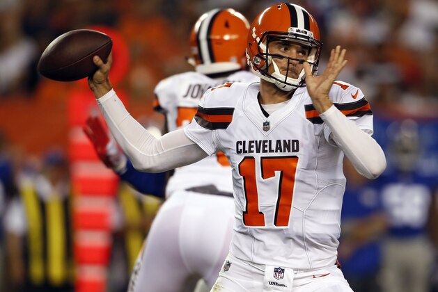 Cleveland Browns quarterback Brock Osweiler (17) passes against the New York Giants in the first half of an NFL preseason football game, Monday, Aug. 21, 2017, in Cleveland. (AP Photo/Ron Schwane)