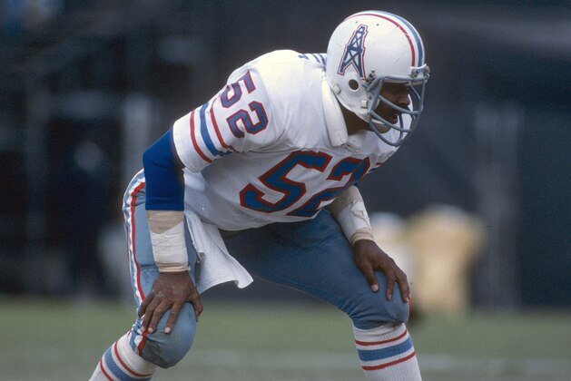 UNSPECIFIED - CIRCA 1978:  Robert Brazile #52 of the Houston Oilers in action during an NFL football game circa 1978. Brazile played for the Oilers from 1975-84. (Photo by Focus on Sport/Getty Images)
