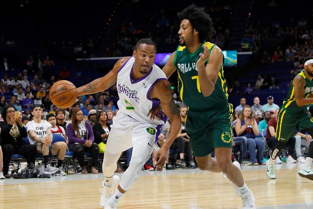 LEXINGTON, KY - AUGUST 06:  Rashard Lewis #9 of the 3 Headed Monsters drives past Josh Childress #7 of the Ball Hogs during week seven of the BIG3 three on three basketball league at Rupp Arena on August 6, 2017 in Lexington, Kentucky.  (Photo by Kevin C. Cox/Getty Images)