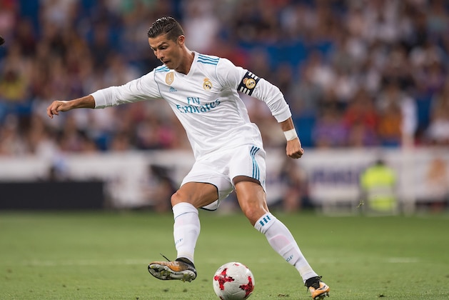MADRID, SPAIN - AUGUST 23: Cristiano Ronaldo of Real Madrid CF controls the ball during the Santiago Bernabeu Trophy match between Real Madrid CF and ACF Fiorentina at Estadio Santiago Bernabeu on August 23, 2017 in Madrid, Spain. (Photo by Denis Doyle/Getty Images)