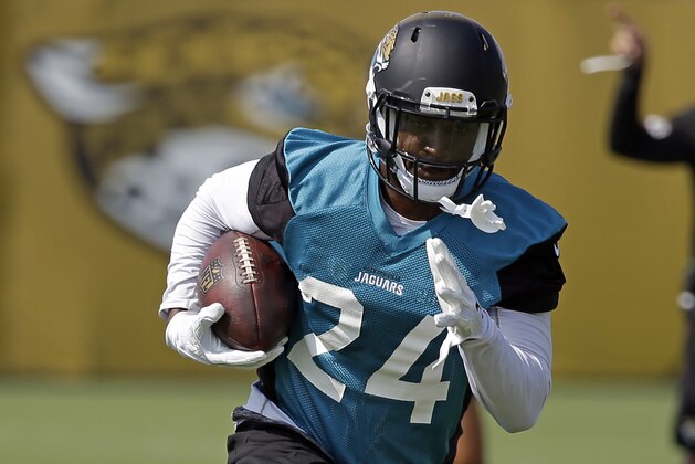 Jacksonville Jaguars running back T.J. Yeldon runs as he performs a drill during NFL football training camp, Friday, July 28, 2017, in Jacksonville, Fla. (AP Photo/John Raoux) Jacksonville Jaguars running back T.J. Yeldon runs as he performs a drill during NFL football training camp, Friday, July 28, 2017, in Jacksonville, Fla. (AP Photo/John Raoux)