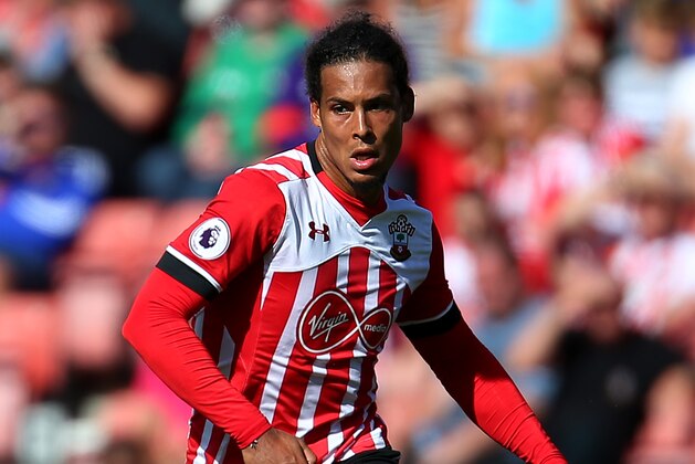 SOUTHAMPTON, ENGLAND - AUGUST 07:  Virgil van Dijk of Southampton in action during the pre-season friendly between Southampton and Athletic Club Bilbao at St Mary's Stadium on August 7, 2016 in Southampton, England.  (Photo by Jordan Mansfield/Getty Images)
