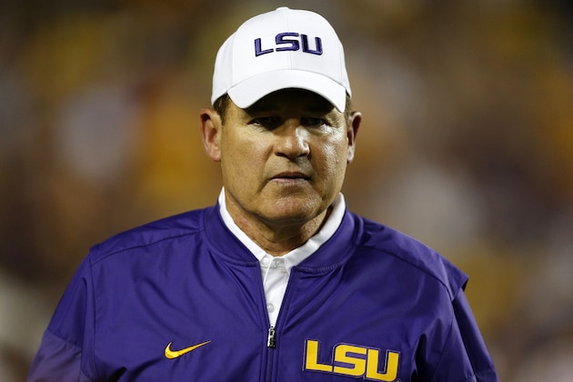 BATON ROUGE, LA - SEPTEMBER 10:  Head coach Les Miles of the LSU Tigers reacts during a game at Tiger Stadium on September 10, 2016 in Baton Rouge, Louisiana.  (Photo by Jonathan Bachman/Getty Images)
