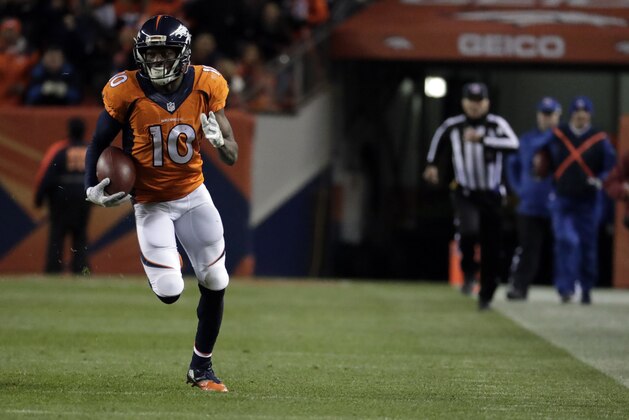 Denver Broncos wide receiver Emmanuel Sanders (10) runs against the Kansas City Chiefs during an NFL football game, Sunday, Nov. 27, 2016, in Denver. The Chiefs won 30-27 in overtime. (AP Photo/Jack Dempsey)
