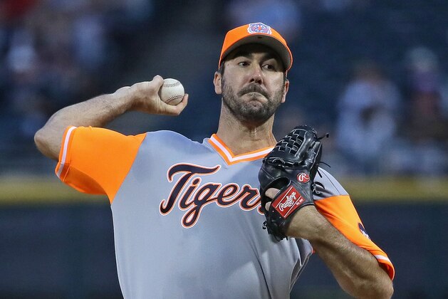 CHICAGO, IL - AUGUST 25:  Starting pitcher Justin Verlander #35 of the Detroit Tigers delivers the ball against the Chicago White Sox at Guaranteed Rate Field on August 25, 2017 in Chicago, Illinois.  (Photo by Jonathan Daniel/Getty Images)