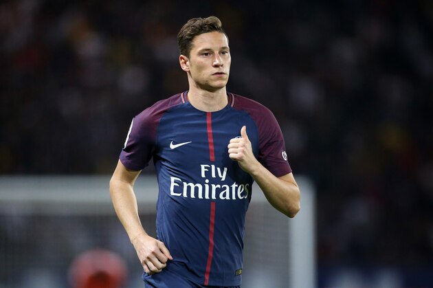 PARIS, FRANCE - AUGUST 25: Julian Draxler of PSG during the French Ligue 1 match between Paris Saint Germain (PSG) and AS Saint-Etienne (ASSE) at Parc des Princes on August 25, 2017 in Paris, France. (Photo by Jean Catuffe/Getty Images)