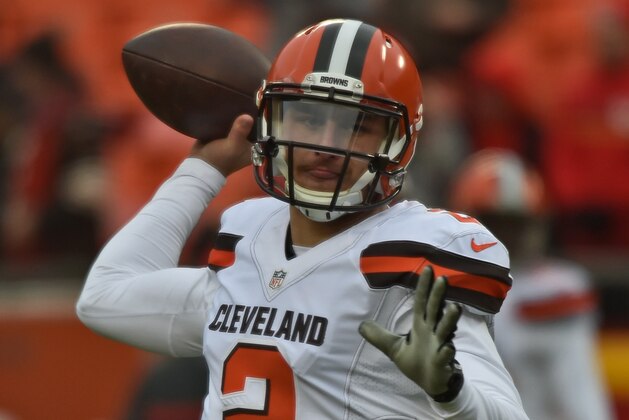 KANSAS CITY, MO - DECEMBER 27:  Quarterback Johnny Manziel #2 of the Cleveland Browns warms up prior to a game against the Kansas City Chiefs on December 27, 2015 at Arrowhead Stadium in Kansas City, Missouri.  (Photo by Peter G. Aiken/Getty Images)