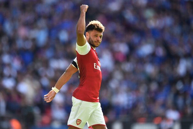 LONDON, ENGLAND - AUGUST 06: Alex Oxlade-Chamberlain of Arsenal celebrates his teams victory during the The FA Community Shield final between Chelsea and Arsenal at Wembley Stadium on August 6, 2017 in London, England.  (Photo by Dan Mullan/Getty Images)