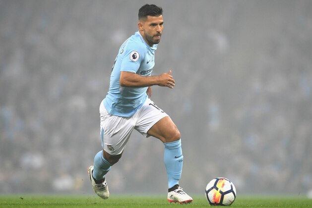 MANCHESTER, ENGLAND - AUGUST 21:  Sergio Aguero of Manchester City in action during the Premier League match between Manchester City and Everton at Etihad Stadium on August 21, 2017 in Manchester, England.  (Photo by Michael Regan/Getty Images)