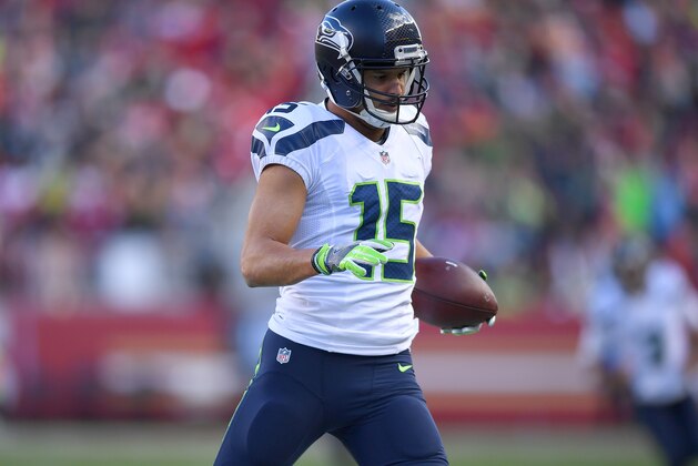 SANTA CLARA, CA - JANUARY 01:  Jermaine Kearse #15 of the Seattle Seahawks runs with the ball after catching a pass against the San Francisco 49ers during the third quarter of their NFL football game at Levi's Stadium on January 1, 2017 in Santa Clara, California.  (Photo by Thearon W. Henderson/Getty Images)