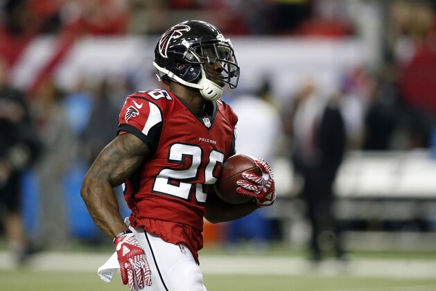 Jan 14, 2017; Atlanta, GA, USA; Atlanta Falcons running back Tevin Coleman (26) warms up prior to the NFC Divisional playoff against the Seattle Seahawks at Georgia Dome. Mandatory Credit: Brett Davis-USA TODAY Sports