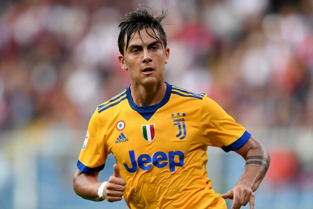 GENOA, ITALY - AUGUST 26:  Paulo Dybala of Juventus FC looks on during the Serie A match between Genoa CFC and Juventus at Stadio Luigi Ferraris on August 26, 2017 in Genoa, Italy.  (Photo by Claudio Villa./Getty Images)
