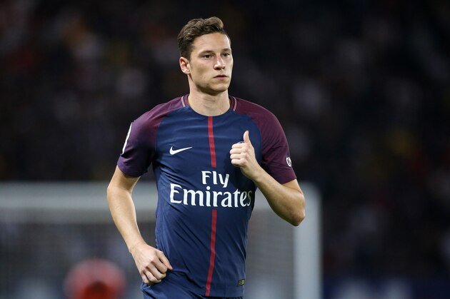 PARIS, FRANCE - AUGUST 25: Julian Draxler of PSG during the French Ligue 1 match between Paris Saint Germain (PSG) and AS Saint-Etienne (ASSE) at Parc des Princes on August 25, 2017 in Paris, France. (Photo by Jean Catuffe/Getty Images)