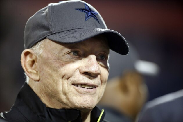 Jan 29, 2017; Orlando, FL, USA; Dallas Cowboys head coach Jerry Jones prior to the game at Citrus Bowl. Mandatory Credit: Kim Klement-USA TODAY Sports