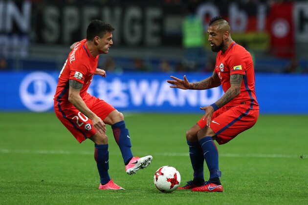 KAZAN, RUSSIA - JUNE 22:  Alexis Sanchez of Chile and team-mate Arturo Vidal in action during the FIFA Confederations Cup Russia 2017 Group B match between Germany and Chile at Kazan Arena on June 22, 2017 in Kazan, Russia.  (Photo by Robbie Jay Barratt - AMA/Getty Images)