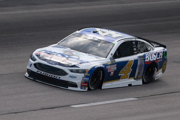 DARLINGTON, SC - SEPTEMBER 02:  Kevin Harvick, driver of the #4 Busch Beer Throwback Ford, qualifies for the Monster Energy NASCAR Cup Series Bojangles' Southern 500 at Darlington Raceway on September 2, 2017 in Darlington, South Carolina.  (Photo by Matt Sullivan/Getty Images)