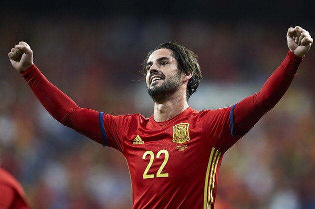 MADRID, SPAIN - SEPTEMBER 02:  Isco of Spain celebrates after scoring the first goal during the FIFA 2018 World Cup Qualifier between Spain and Italy at Estadio Santiago Bernabeu on September 2, 2017 in Madrid, Spain.  (Photo by fotopress/Getty Images)