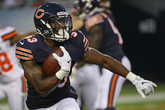 CHICAGO, IL - AUGUST 31:  Jeremy Langford #33 of the Chicago Bears runs against the Cleveland Browns during a preseason game at Soldier Field on August 31, 2017 in Chicago, Illinois.  (Photo by Jonathan Daniel/Getty Images)