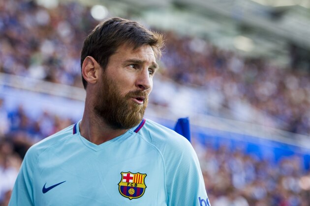 VITORIA-GASTEIZ, SPAIN - AUGUST 26:  Lionel Messi of FC Barcelona reacts during the La Liga match between Deportivo Alaves and Barcelona at Estadio de Mendizorroza on August 26, 2017 in Vitoria-Gasteiz, Spain.  (Photo by Juan Manuel Serrano Arce/Getty Images)
