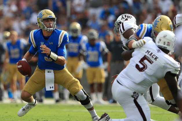 PASADENA, CA - SEPTEMBER 03:  Josh Rosen #3 of the UCLA Bruins scrambles from the pocket during the first half of a game against the Texas A&M Aggies  at the Rose Bowl on September 3, 2017 in Pasadena, California.  (Photo by Sean M. Haffey/Getty Images)