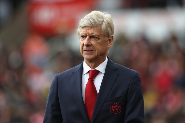 STOKE ON TRENT, ENGLAND - AUGUST 19:  Arsene Wenger, the Arsenal manager looks on during the Premier League match between Stoke City and Arsenal at Bet365 Stadium on August 19, 2017 in Stoke on Trent, England.  (Photo by David Rogers/Getty Images)