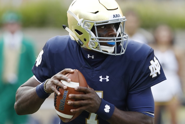 SOUTH BEND, IN - SEPTEMBER 02: Brandon Wimbush #7 of the Notre Dame Fighting Irish looks to pass against the Temple Owls in the second quarter of a game at Notre Dame Stadium on September 2, 2017 in South Bend, Indiana. (Photo by Joe Robbins/Getty Images)