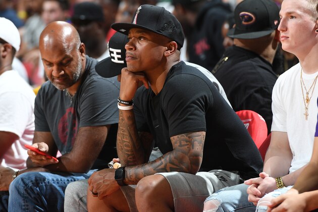 LAS VEGAS, NV - JULY 7:  Isaiah Thomas #4 of the Boston Celtics sits next to Floyd Mayweather when the Milwaukee Bucks played the Cleveland Cavaliers on July 7, 2017 at the Thomas & Mack Center in Las Vegas, Nevada. NOTE TO USER: User expressly acknowledges and agrees that, by downloading and/or using this Photograph, user is consenting to the terms and conditions of the Getty Images License Agreement. Mandatory Copyright Notice: Copyright 2017 NBAE (Photo by Garrett Ellwood/NBAE via Getty Images)