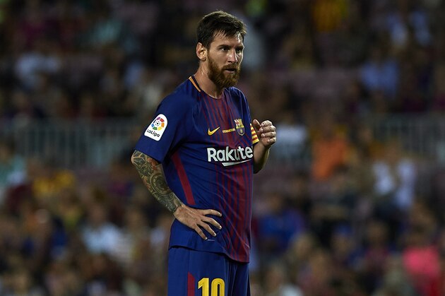 BARCELONA, SPAIN - AUGUST 20:  Lionel Messi of Barcelona looks on during the La Liga match between Barcelona and Real Betis at Camp Nou on August 20, 2017 in Barcelona, Spain.  (Photo by Manuel Queimadelos Alonso/Getty Images)