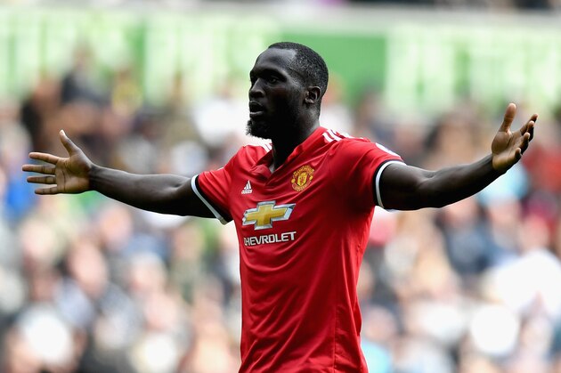 SWANSEA, WALES - AUGUST 19:  Romelu Lukaku of Manchester United celebrates scoring his sides second goal during the Premier League match between Swansea City and Manchester United at Liberty Stadium on August 19, 2017 in Swansea, Wales.  (Photo by Dan Mullan/Getty Images)