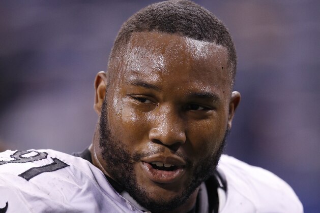 INDIANAPOLIS, IN - NOVEMBER 24: Stephon Tuitt #91 of the Pittsburgh Steelers looks on against the Indianapolis Colts during the game at Lucas Oil Stadium on November 24, 2016 in Indianapolis, Indiana. The Steelers defeated the Colts 28-7. (Photo by Joe Robbins/Getty Images)
