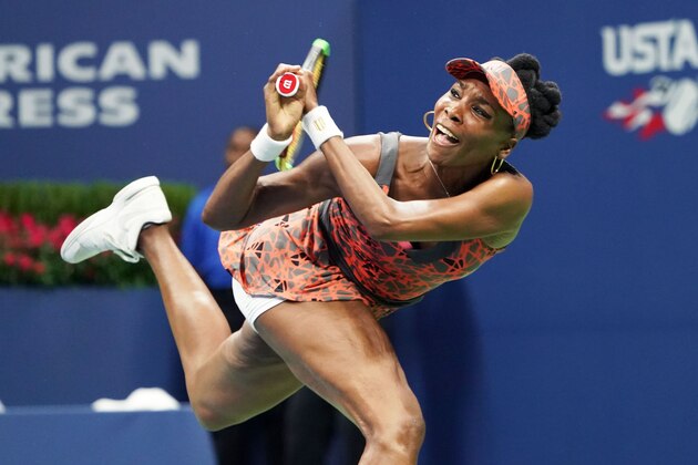 TOPSHOT - Venus Williams of the US returns the ball to Czech Republic's Petra Kvitova during their 2017 US Open Women's Singles Quarterfinal match at the USTA Billie Jean King National Tennis Center in New York on September 5, 2017.
Seven-time Grand Slam champion Venus Williams became the oldest Grand Slam semi-finalist since 1994 at age 37 by defeating two-time Wimbledon champion Petra Kvitova 6-3, 3-6, 7-6 (7/2).  / AFP PHOTO / Don EMMERT        (Photo credit should read DON EMMERT/AFP/Getty Images)