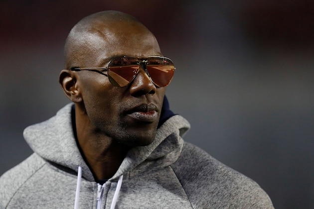 TUSCALOOSA, AL - NOVEMBER 19:  Former Chattanooga and NFL player Terrell Owens looks on from the sidelines during the game between the Chattanooga Mocs and Alabama Crimson Tide at Bryant-Denny Stadium on November 19, 2016 in Tuscaloosa, Alabama.  (Photo by Kevin C. Cox/Getty Images)