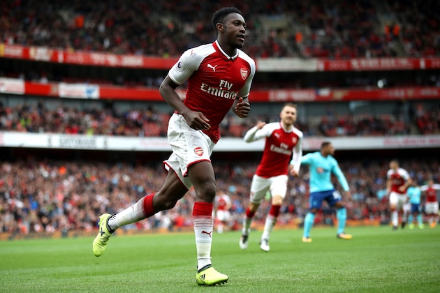 LONDON, ENGLAND - SEPTEMBER 09: Danny Welbeck of Arsenal celebrates scoring his sides third goal during the Premier League match between Arsenal and AFC Bournemouth at Emirates Stadium on September 9, 2017 in London, England.  (Photo by Julian Finney/Getty Images)