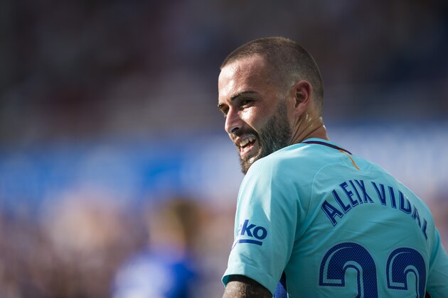 VITORIA-GASTEIZ, SPAIN - AUGUST 26:  Aleix Vidal of FC Barcelona reacts during the La Liga match between Deportivo Alaves and Barcelona at Estadio de Mendizorroza on August 26, 2017 in Vitoria-Gasteiz, Spain.  (Photo by Juan Manuel Serrano Arce/Getty Images)
