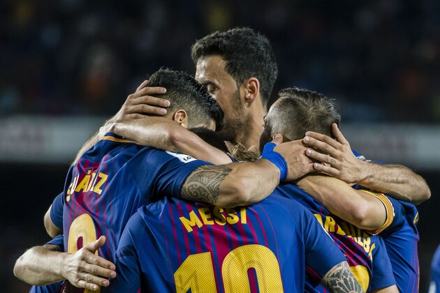 BARCELONA, SPAIN - SEPTEMBER 09: Players of FC Barcelona celebrates during the La Liga match between FC Barcelona vs RCD Espanyol at the Camp Nou on 09 September 2017 in Barcelona, Spain. (Photo by Power Sport Images/Getty Images)