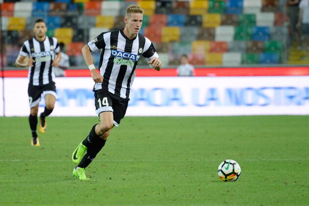 UDINE, ITALY - AUGUST 20:  Jakub Jankto  of Udinese Calcio l in action during the Serie A match between Udinese Calcio and  AC Chievo Verona at Friuli Stadium on August 20, 2017 in Udine, Italy.  (Photo by Dino Panato/Getty Images)