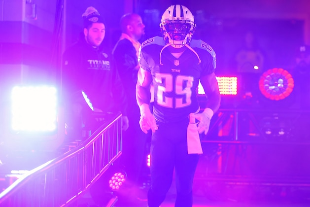 Jan 1, 2017; Nashville, TN, USA; Tennessee Titans running back DeMarco Murray (29) takes the field prior to the game against the Houston Texans at Nissan Stadium. Mandatory Credit: Christopher Hanewinckel-USA TODAY Sports