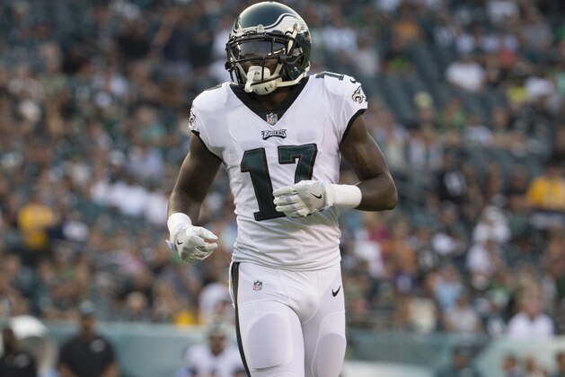 PHILADELPHIA, PA - AUGUST 17: Alshon Jeffery #17 of the Philadelphia Eagles plays against the Buffalo Bills in the preseason game at Lincoln Financial Field on August 17, 2017 in Philadelphia, Pennsylvania. The Eagles defeated the Bills 20-16. (Photo by Mitchell Leff/Getty Images)