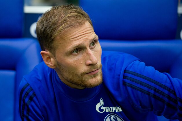 GELSENKIRCHEN, GERMANY - AUGUST 19: Benedikt Hoewedes of Schalke sits on the bench during the Bundesliga match between FC Schalke 04 and RB Leipzig at Veltins-Arena on August 19, 2017 in Gelsenkirchen, Germany. (Photo by TF-Images/TF-Images via Getty Images)