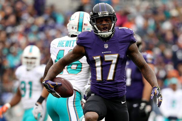 BALTIMORE, MD - DECEMBER 4: Wide receiver Mike Wallace #17 of the Baltimore Ravens reacts after making a catch against the Miami Dolphins in the first quarter at M&T Bank Stadium on December 4, 2016 in Baltimore, Maryland. (Photo by Patrick Smith/Getty Images) BALTIMORE, MD - DECEMBER 4: Wide receiver Mike Wallace #17 of the Baltimore Ravens reacts after making a catch against the Miami Dolphins in the first quarter at M&T Bank Stadium on December 4, 2016 in Baltimore, Maryland. (Photo by Patrick Smith/Getty Images)