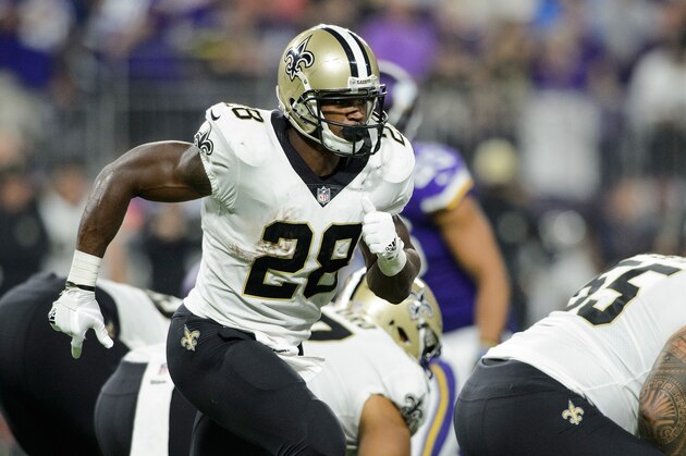 MINNEAPOLIS, MN - SEPTEMBER 11: Adrian Peterson #28 of the New Orleans Saints runs behind the line of scrimmage during the game against the Minnesota Vikings on September 11, 2017 at U.S. Bank Stadium in Minneapolis, Minnesota. The Vikings defeated the Saints 29-19. (Photo by Hannah Foslien/Getty Images)