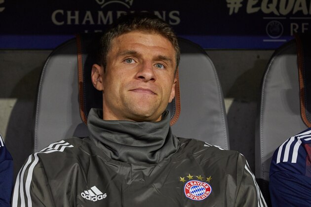 MUNICH, GERMANY - SEPTEMBER 12: Thomas Mueller of Bayern Muenchen sits on the bench during the UEFA Champions League group B match between Bayern Muenchen and RSC Anderlecht at Allianz Arena on September 12, 2017 in Munich, Germany. (Photo by TF-Images/TF-Images via Getty Images)