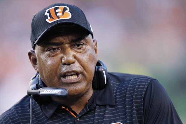 CINCINNATI, OH - AUGUST 11: Head coach Marvin Lewis of the Cincinnati Bengals reacts in the second quarter of a preseason game against the Tampa Bay Buccaneers at Paul Brown Stadium on August 11, 2017 in Cincinnati, Ohio. (Photo by Joe Robbins/Getty Images)
