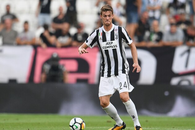 TURIN, ITALY - AUGUST 19:  Daniele Rugani of Juventus FC in action during the Serie A match between Juventus and Cagliari Calcio at Allianz Stadium on August 19, 2017 in Turin, Italy.  (Photo by Claudio Villa/Getty Images)
