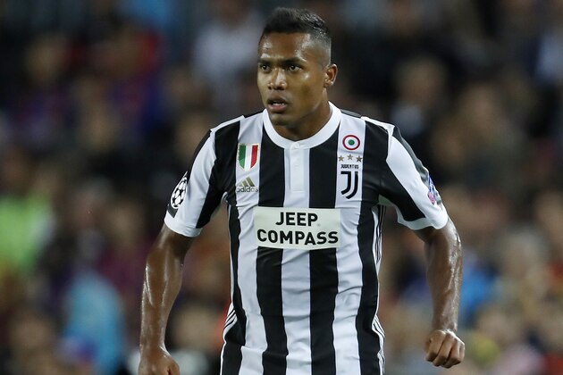 Alex Sandro of Juventus FC during the UEFA Champions League group D match between FC Barcelona and Juventus FC  on September 12, 2017  at the Camp Nou stadium in Barcelona, Spain.(Photo by VI Images via Getty Images)