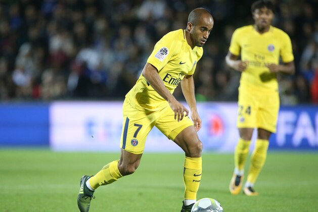 METZ, FRANCE - SEPTEMBER 8: Lucas Moura of PSG during the French Ligue 1 match between FC Metz and Paris Saint Germain (PSG) at Stade Saint-Symphorien on September 9, 2017 in Metz, France. (Photo by Jean Catuffe/Getty Images)