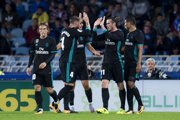 SAN SEBASTIAN, SPAIN - SEPTEMBER 17:  Gareth Bale of Real Madrid celebrates after scoring his team's third goal during the La Liga match between Real Sociedad de Futbol and Real Madrid at Estadio Anoeta on September 17, 2017 in San Sebastian, Spain.  (Photo by Juan Manuel Serrano Arce/Getty Images)